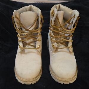 Timberlands Women's Cream Lace-Up Boots